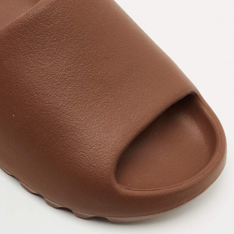 Pre Owned Yeezy x Adidas Brown Rubber Flax Slides Size 39