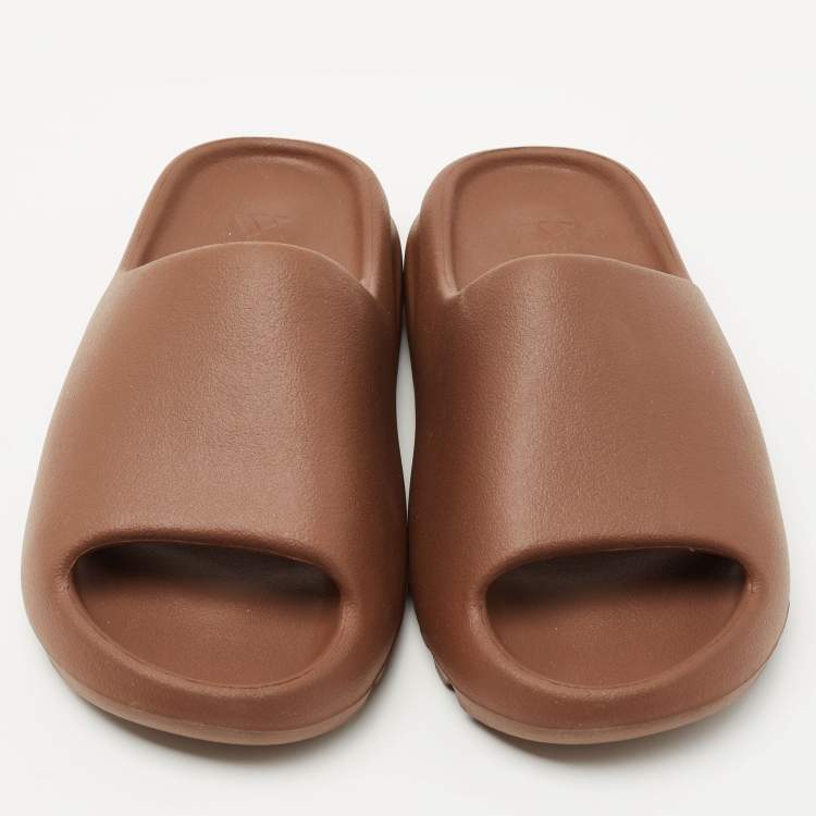 Pre Owned Yeezy x Adidas Brown Rubber Flax Slides Size 39