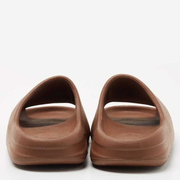 Pre Owned Yeezy x Adidas Brown Rubber Flax Slides Size 39