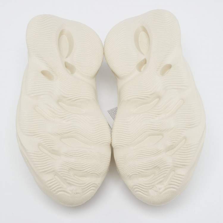 مملوكة مسبقًا Yeezy x Adidas Cream Rubber Foam RNNR Sneakers Size 39