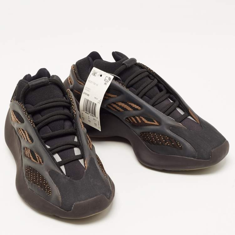 Pre Owned Yeezy x Adidas Black/Beige Knit Fabric Yeezy 700 V3 Beige-Black Sneakers 39 1/3