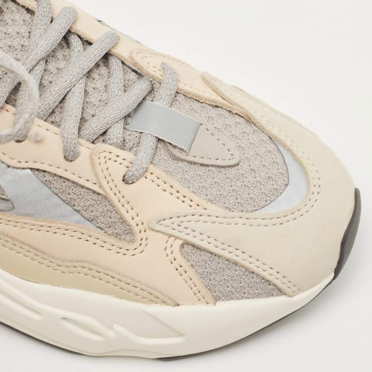 Pre Owned Yeezy x Adidas Multicolor Fabric and Leather Boost 700 V2 cream Sneakers Size 40 2/3