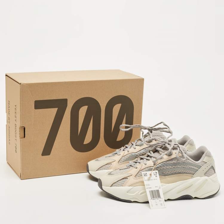 Pre Owned Yeezy x Adidas Multicolor Fabric and Leather Boost 700 V2 cream Sneakers Size 40 2/3