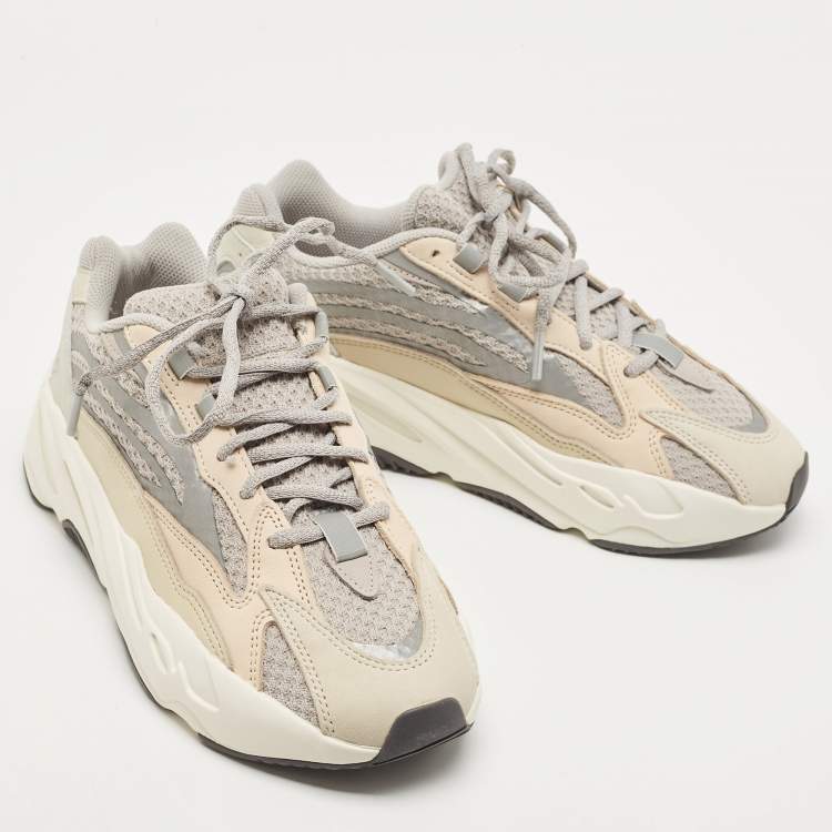 Pre Owned Yeezy x Adidas Multicolor Fabric and Leather Boost 700 V2 cream Sneakers Size 40 2/3