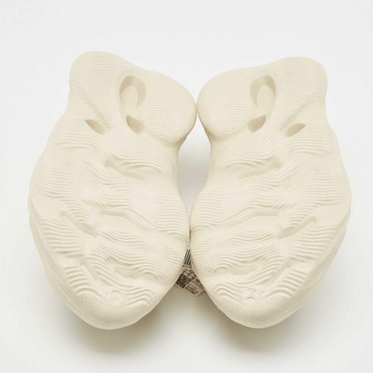 Pre Owned Yeezy x Adidas Cream Rubber Foam RNNR Sneakers Size 38