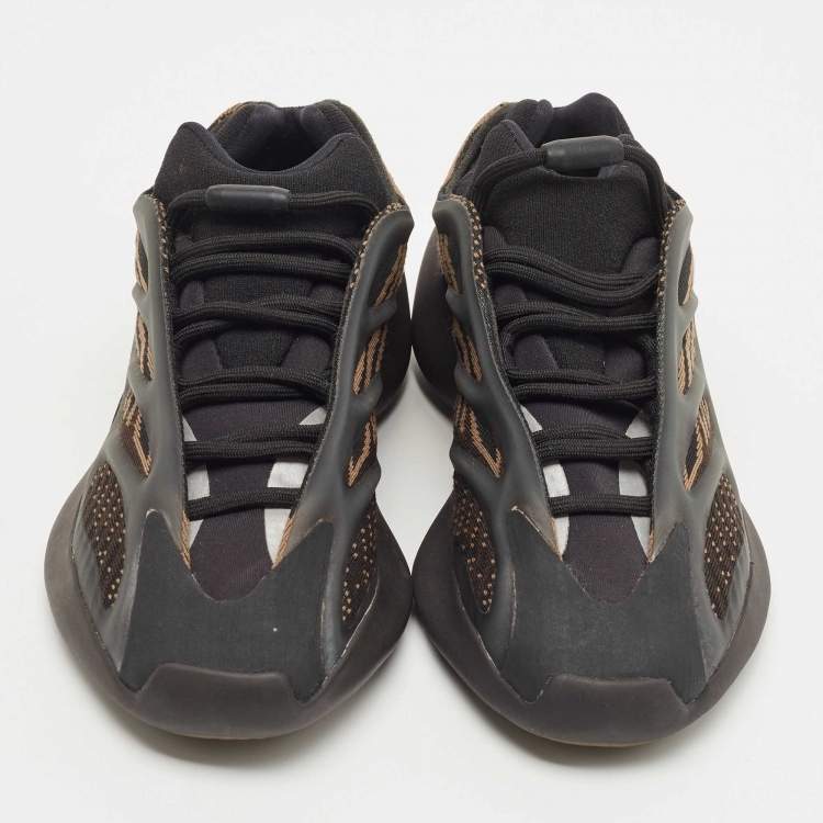 Pre Owned Yeezy x Adidas Black Knit Fabric Yeezy 700 V3 Clay Brown Sneakers Size 38 2/3