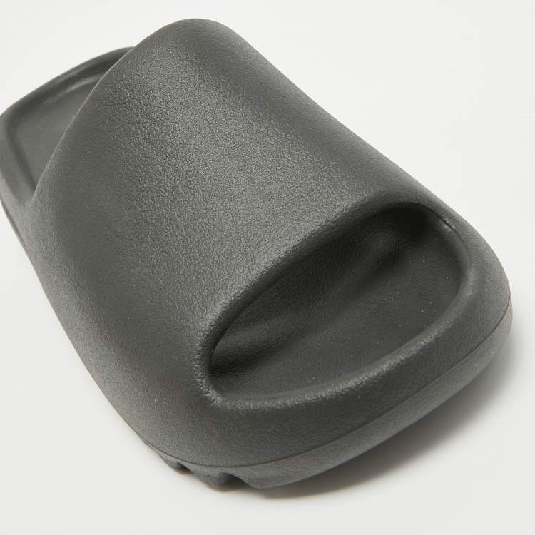Pre Owned Yeezy x Adidas Black Rubber Onyx Flat Slides Size 37