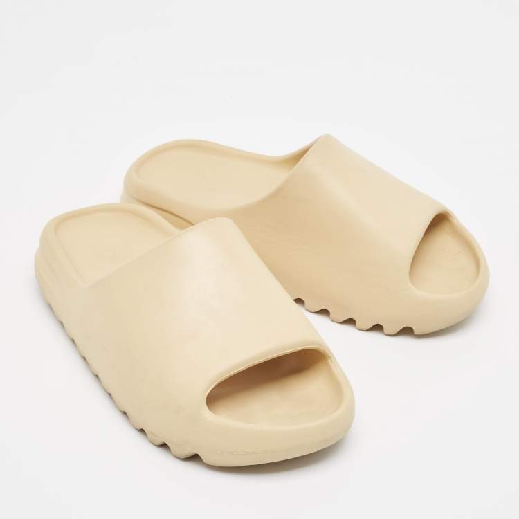 Pre Owned Yeezy x Adidas Cream Rubber Bone Slides Size 36.5