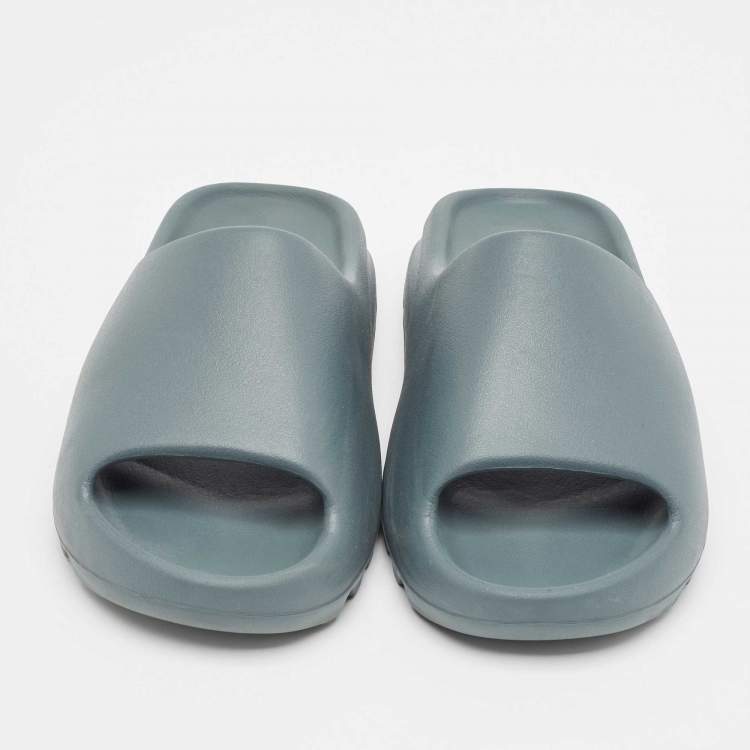 Pre Owned Yeezy x Adidas Grey Rubber Foam Slate Grey Slides Size 39