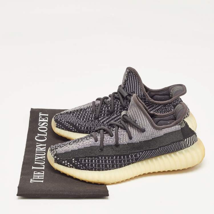 مملوكة مسبقًا Yeezy x Adidas Black/Blue Knit Fabric Boost 350 V2 Carbon Sneakers Size 39 1/3