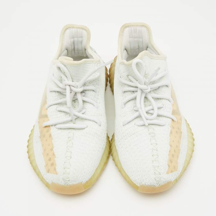 Pre Owned Yeezy x Adidas Blue/White Knit Fabric Boost 350 V2 Cloud White Non-Reflective Sneakers 39 1/3