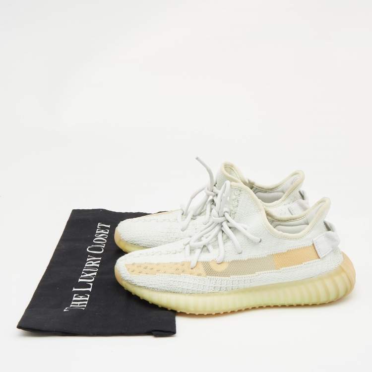 Pre Owned Yeezy x Adidas Blue/White Knit Fabric Boost 350 V2 Cloud White Non-Reflective Sneakers 39 1/3