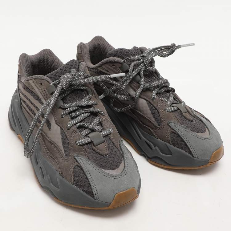 Pre Owned Yeezy x Adidas Grey Knit Fabric and Suede Boost 700 Geode Low Top Sneakers Size 37