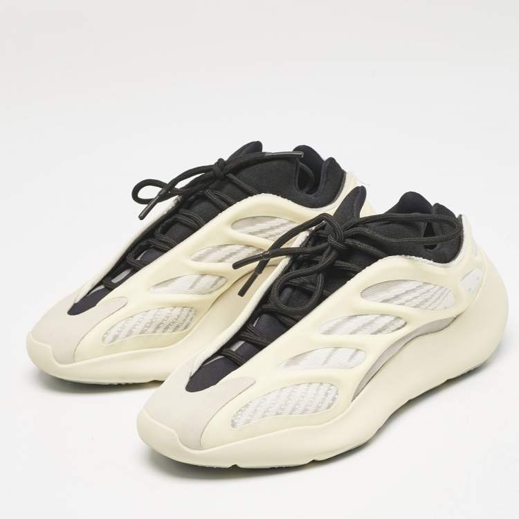 مملوكة مسبقًا Yeezy x Adidas Cream Mesh and Rubber 700 V3 Azael Sneakers Size 40