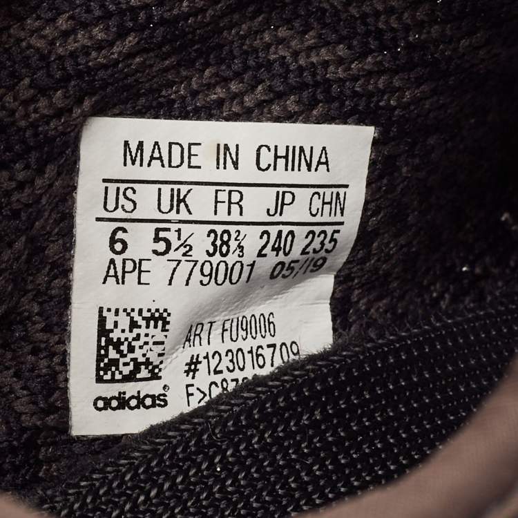 Pre Owned Yeezy x Adidas Black Knit Fabric Boost 350 V2 Black Non-Reflective Sneakers Size 38 2/3