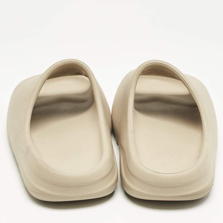 Pre Owned Yeezy x Adidas Cream Rubber Resin Flat Slides Size 39