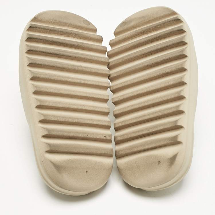 Pre Owned Yeezy x Adidas Cream Rubber Resin Flat Slides Size 39