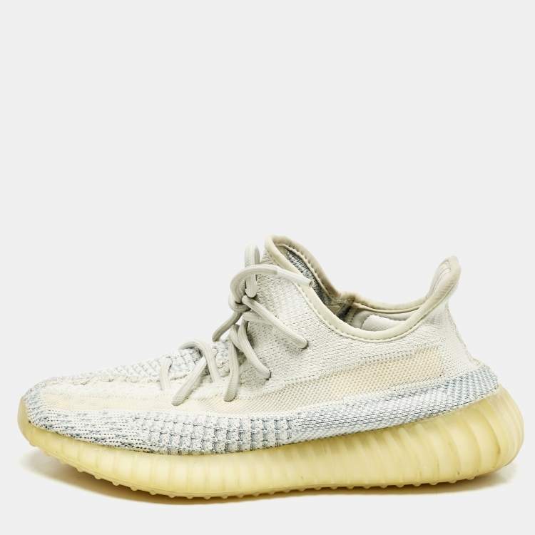 Pre Owned Yeezy x Adidas Blue/White Knit Fabric Boost 350 V2 Cloud White Non-Reflective Sneakers 39 1/3