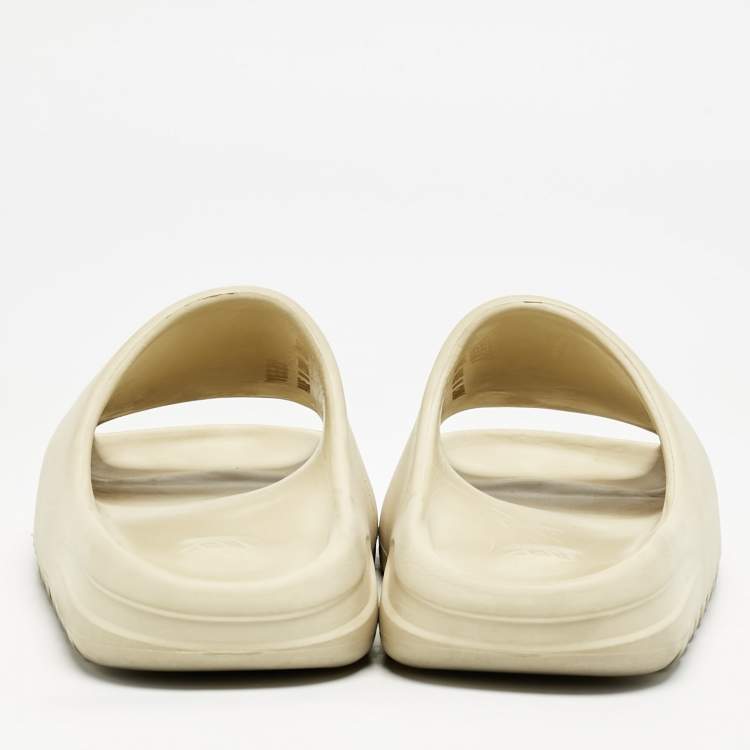 Pre Owned Yeezy x Adidas Cream Rubber Resin Sandals Size 36.5