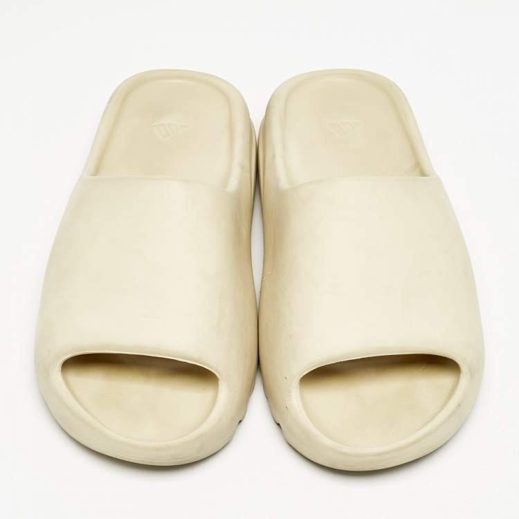Pre Owned Yeezy x Adidas Cream Rubber Resin Sandals Size 36.5