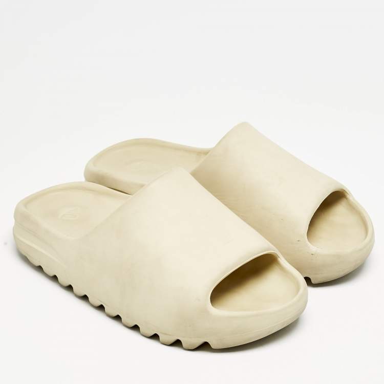 Pre Owned Yeezy x Adidas Cream Rubber Resin Sandals Size 36.5