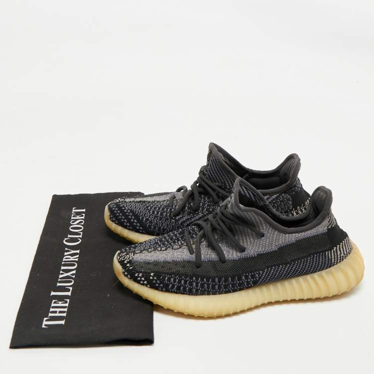 Pre Owned Yeezy x Adidas Black/Grey Knit Fabric Boost 350 V2 Carbon Sneakers Size 40