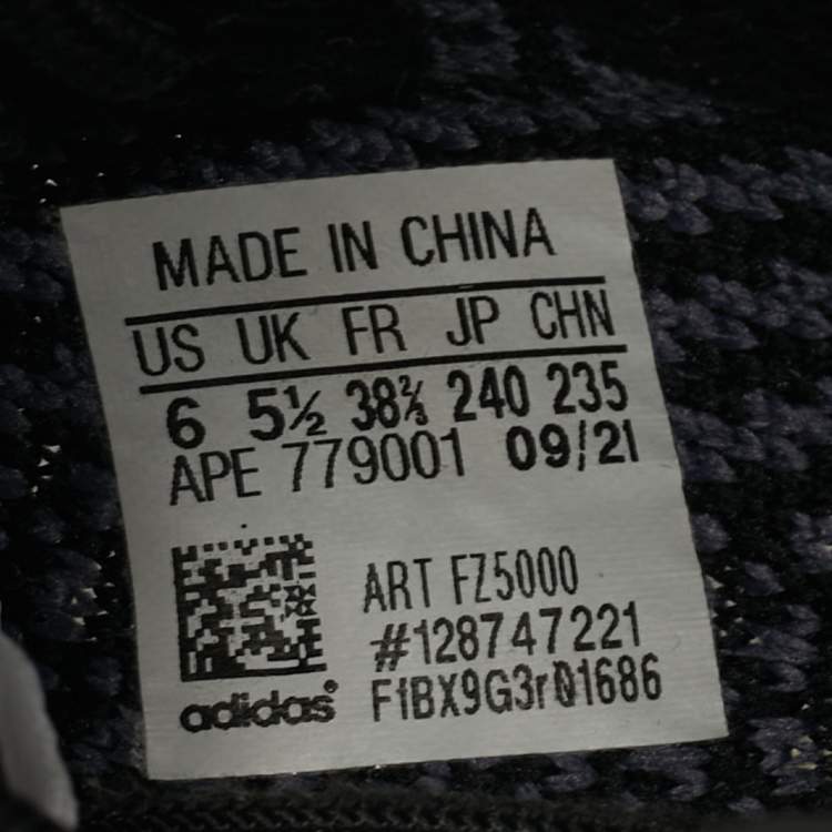 Pre Owned Yeezy x Adidas Black/Grey Knit Fabric Boost 350 V2 Carbon Sneakers Size 38 2/3