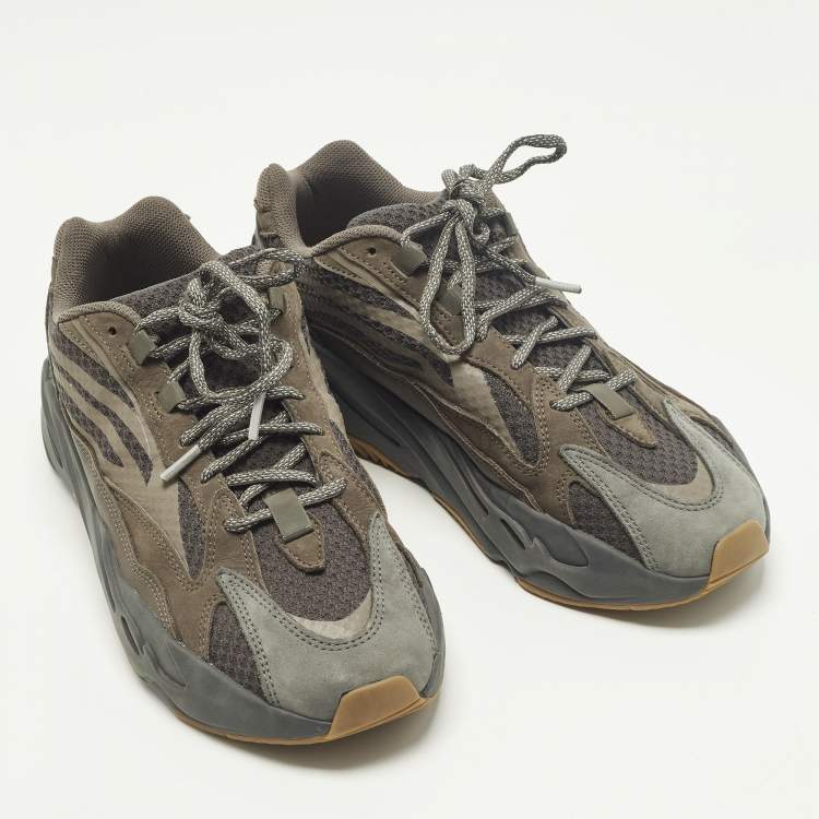 مملوكة مسبقًا Yeezy x Adidas Boost 700 Size 44.5 Multicolor Knit Fabric and Leather Lace Up Sneakers