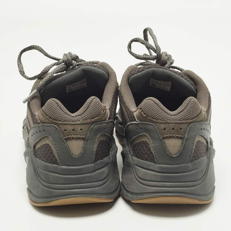 مملوكة مسبقًا Yeezy x Adidas Boost 700 Size 44.5 Multicolor Knit Fabric and Leather Lace Up Sneakers