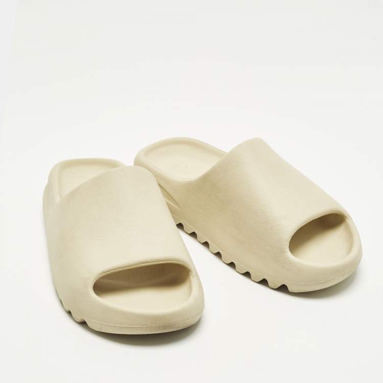 Pre Owned Yeezy x Adidas Resin Size 38.5 Cream Rubber Pool Flat