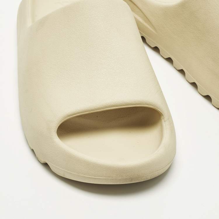 Pre Owned Yeezy x Adidas Resin Size 38.5 Cream Rubber Pool Flat