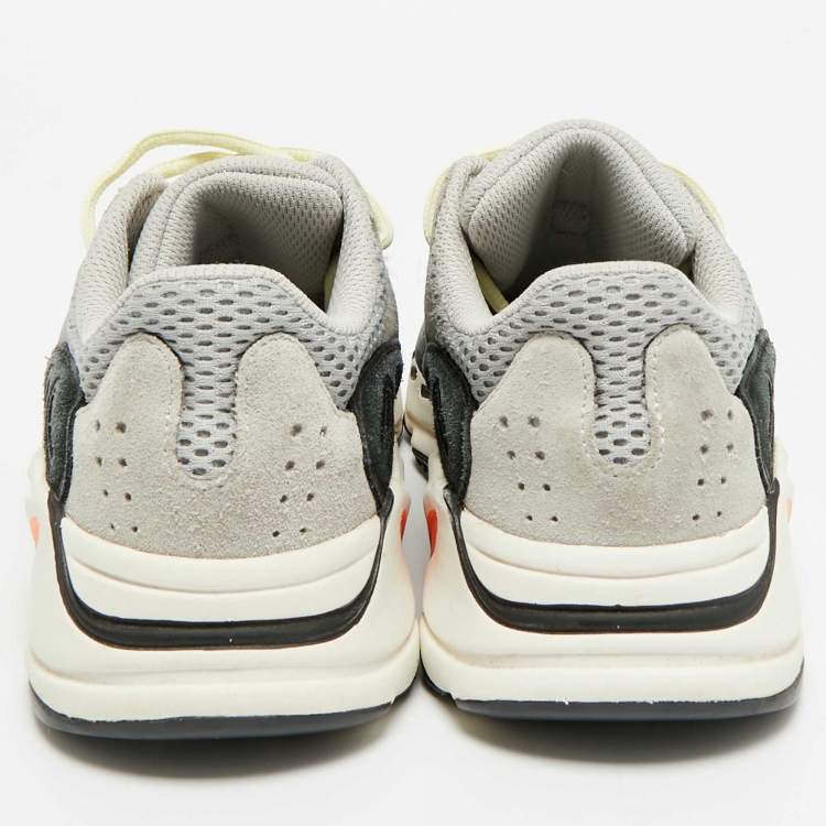 مملوكة مسبقًا Yeezy x Adidas Boost 700 Size 38.5 Multicolor Leather, Mesh and Suede Wave Runner Low Top Sneakers