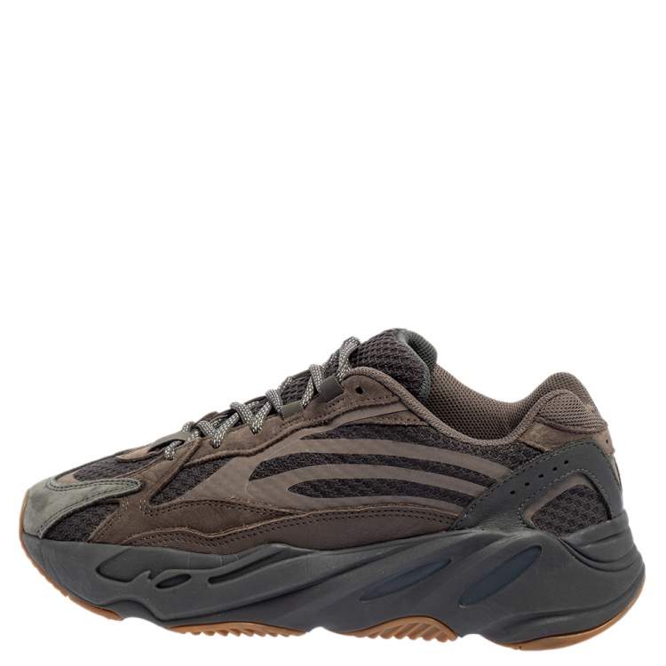 Pre Owned Yeezy x Adidas Grey Nubuck and Leather Boost 700 V2 Geode Sneakers Size 42