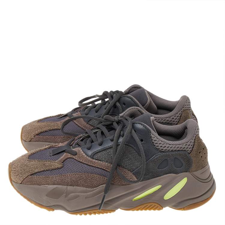 مملوكة مسبقًا Yeezy x adidas Brown/Grey Mesh And Suede Boost 700 Mauve Sneakers Size 38 