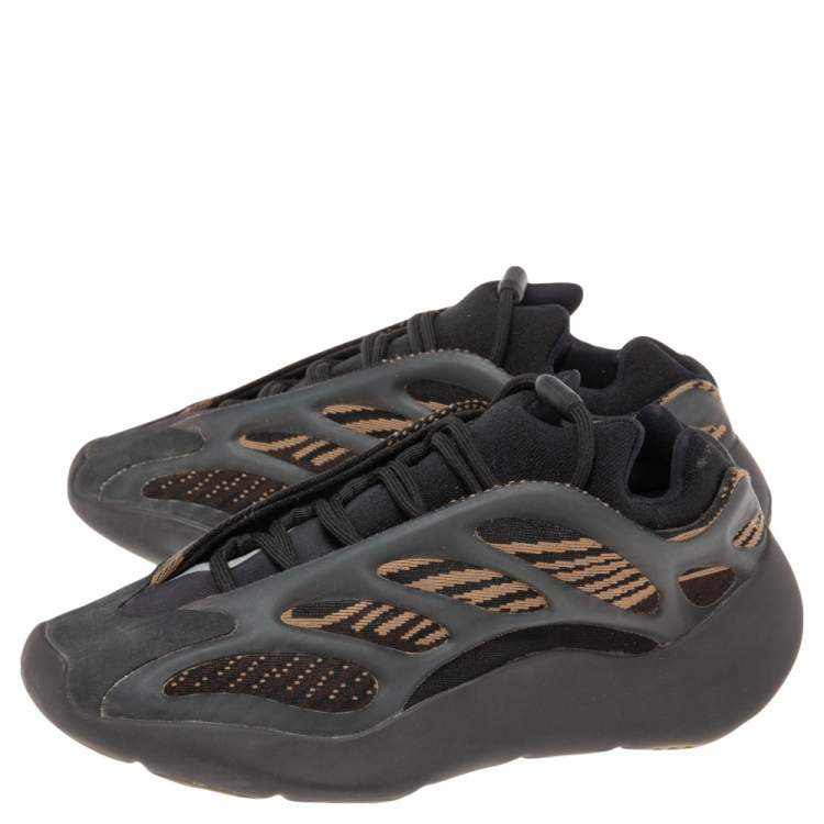 مملوكة مسبقًا Yeezy x Adidas Brown/Black Knit Fabric and Rubber V3 700 Sneakers Size 40