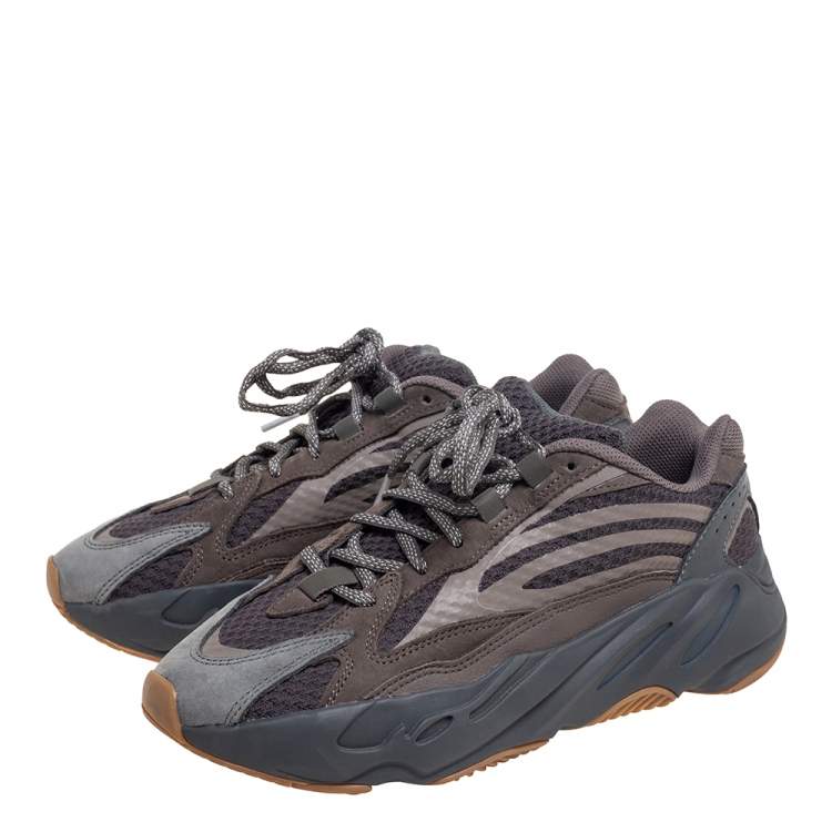 Pre Owned Yeezy x adidas Grey Fabric And Nubuck Yeezy 700 Sneakers Size 40 2/3