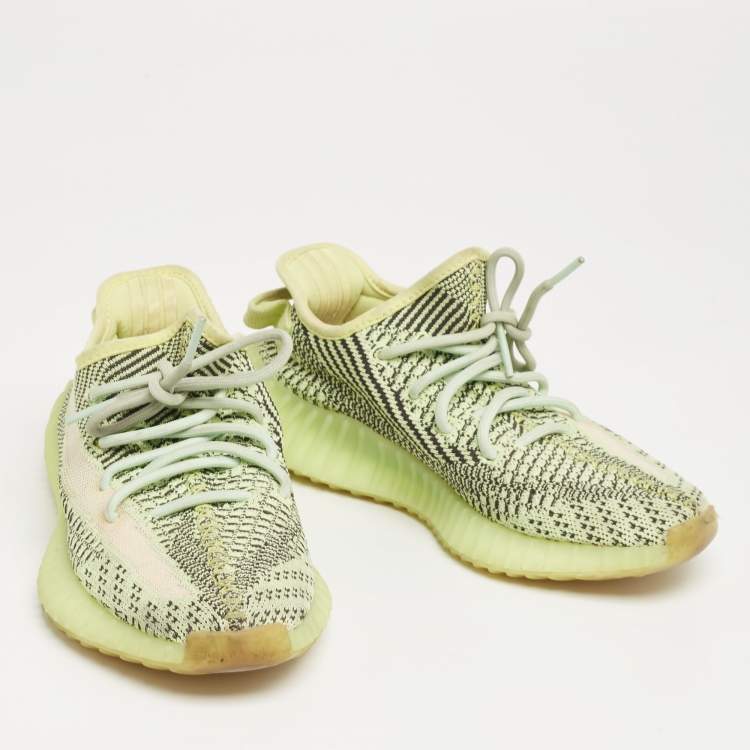 مملوكة مسبقًا Yeezy x Adidas Green Knit Fabric  Boost 350 V2  Yeezreel (non reflective) Sneakers Size  38