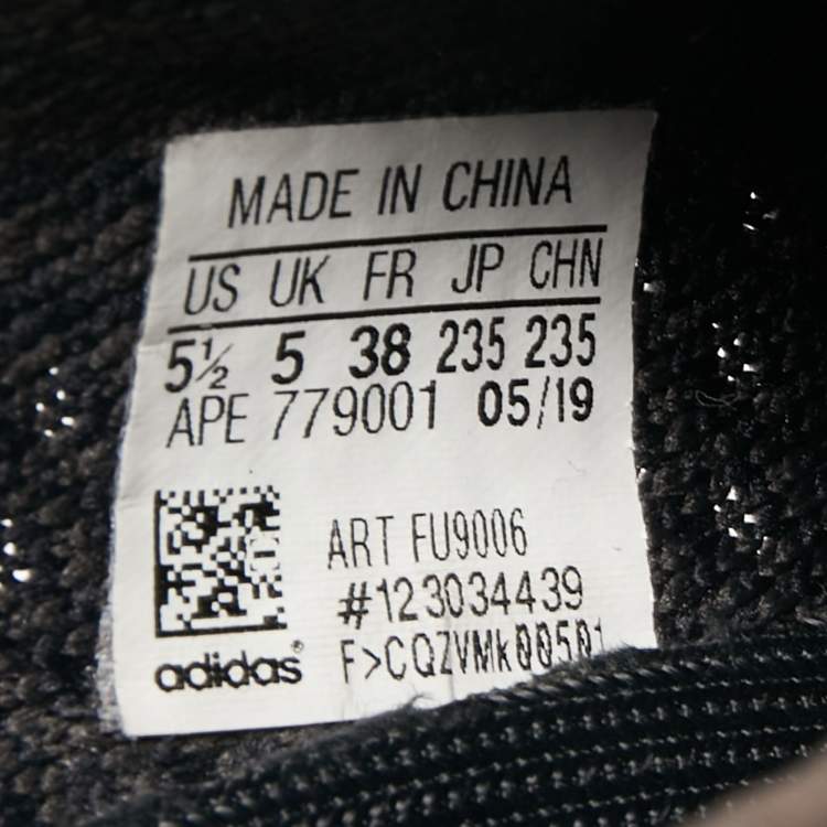 Pre Owned Yeezy x Adidas Black Knit Fabric Boost 350 V2 Black Non-Reflective Sneakers Size 38