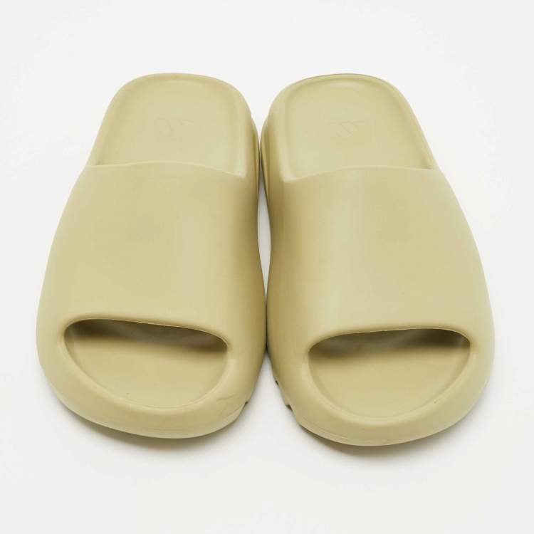 Pre Owned Yeezy x Adidas Green Rubber Resin Slides Size 37