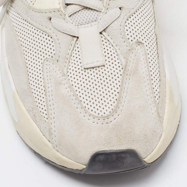 مملوكة مسبقًا Yeezy x Adidas Cream Suede and Mesh Boost 700 Analog Sneakers Size 38