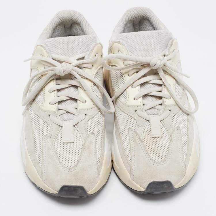 مملوكة مسبقًا Yeezy x Adidas Cream Suede and Mesh Boost 700 Analog Sneakers Size 38