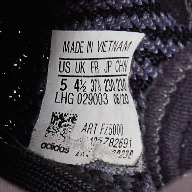 Pre Owned Yeezy x Adidas Two Tone Knit Fabric Boost 350 V2 Carbon Sneakers Size 37 1/3