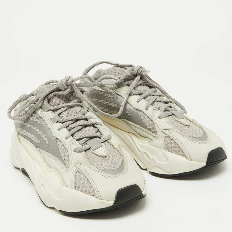 Pre Owned Yeezy x Adidas Grey/Off-White Knit Fabric and Leather Boost 700 V2 Static Sneakers Size 38 2/3