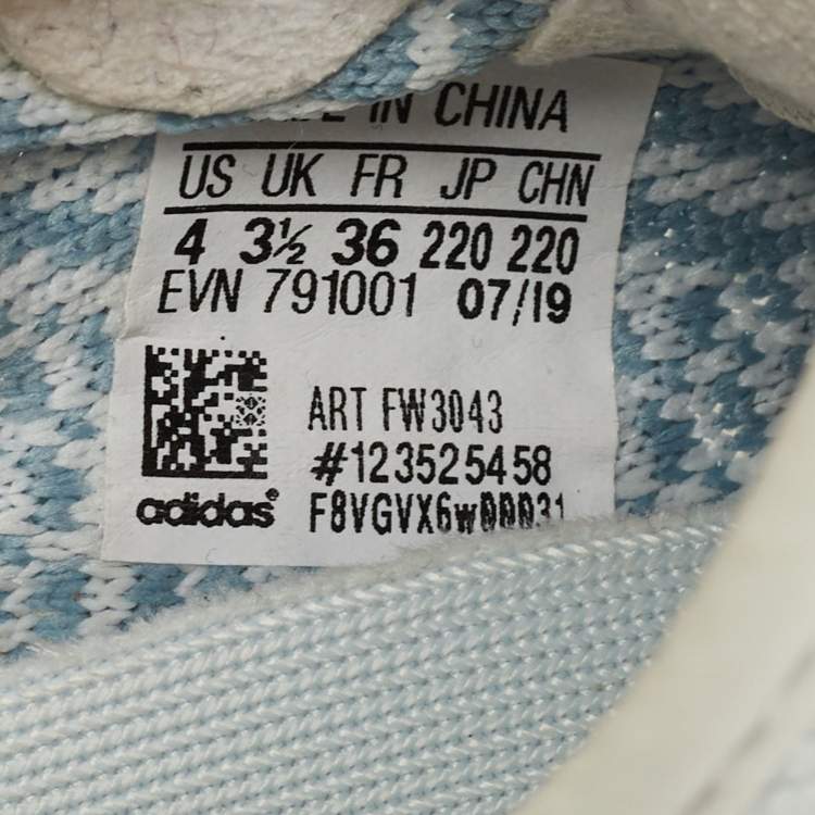 Pre Owned Yeezy x Adidas Blue/White Knit Fabric Boost 350 V2 Cloud-White Sneakers Size 36