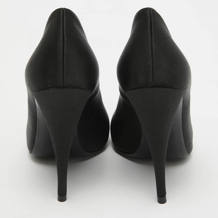 مملوكة مسبقًا Saint Laurent Black Satin Franky 115 Peep Toe Pumps Size 38