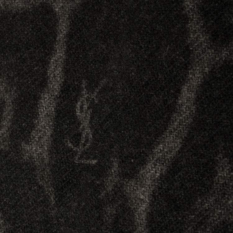 مملوكة مسبقًا Yves Saint Laurent Grey Leopard Patterned Cashmere Wool Scarf