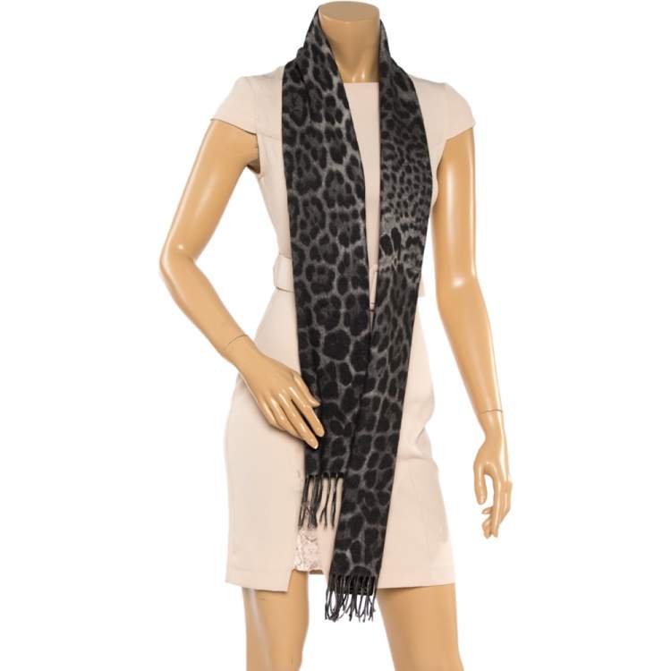 مملوكة مسبقًا Yves Saint Laurent Grey Leopard Patterned Cashmere Wool Scarf