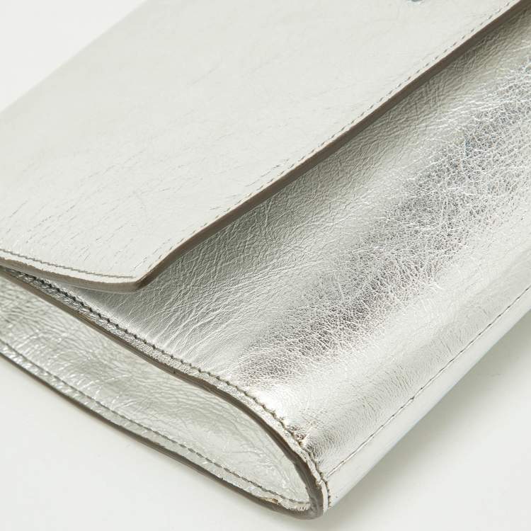 Pre Owned Yves Saint Laurent Metallic Silver Leather Belle De Jour Flap Clutch