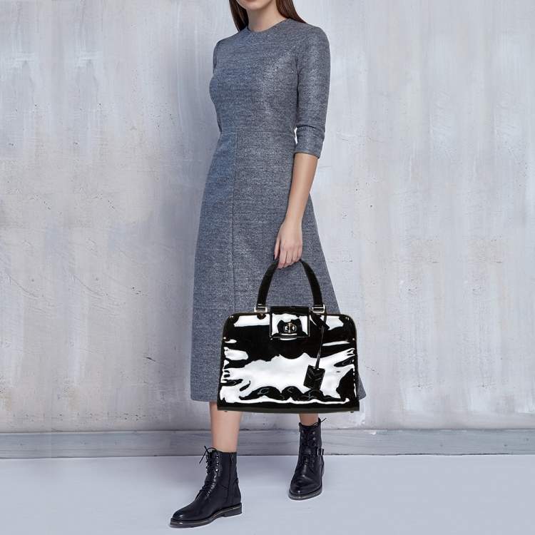 مملوكة مسبقًا Yves Saint Laurent Black Patent Leather Large Uptown Satchel