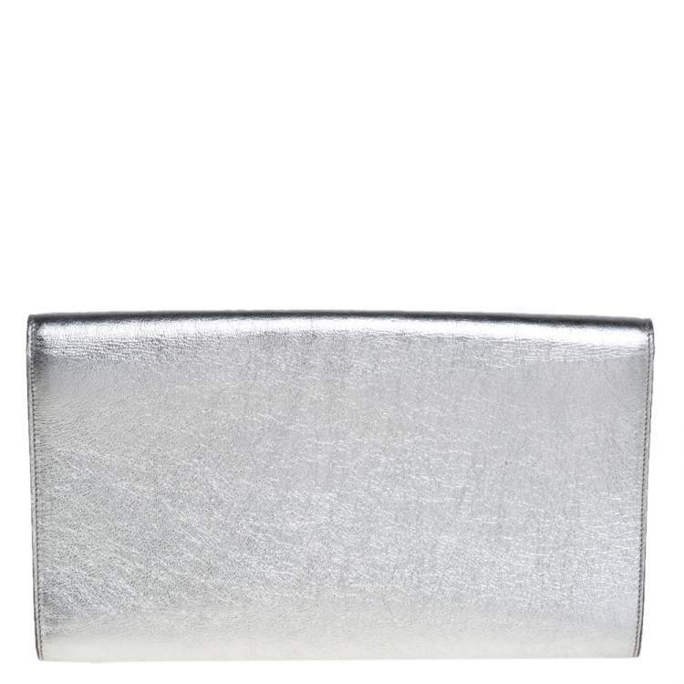 Pre Owned Yves Saint Laurent Silver Patent Leather Belle De Jour Clutch